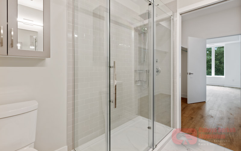 Pilihan Material Pintu Kamar Mandi