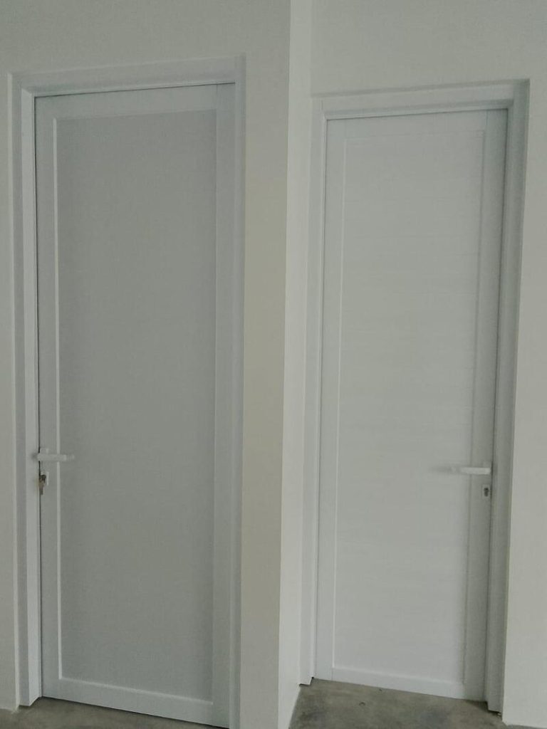Powder Coating pada Pintu Kamar Mandi Aluminium
